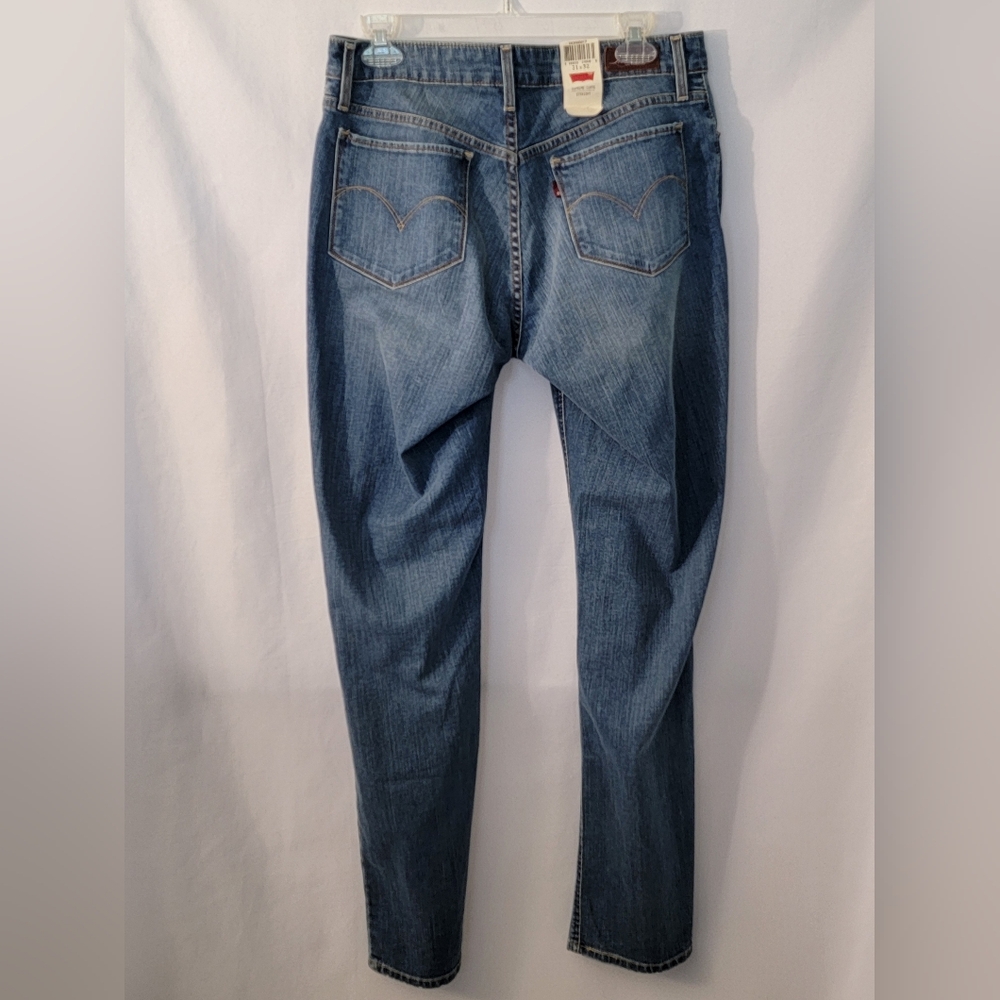 NWT Levi's Classic Straight Leg Jeans Size 31x32 - Picture 8 of 14